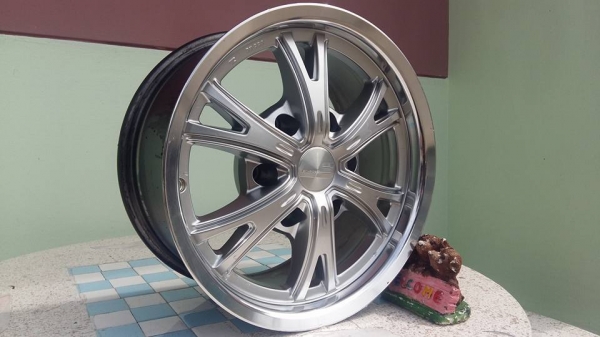 ขายล้อแม็กมือ2 ls by lenso 15"&times;7.5" et20 6 รู 139.7 สีเดิมสีไฮเปอร์ซิลเวอร์ขอบเงา สนใจติดต่อเล็กคลองสามครับ 081-3747940