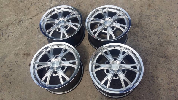 ขายล้อแม็กมือ2 ls by lenso 15"&times;7.5" et20 6 รู 139.7 สีเดิมสีไฮเปอร์ซิลเวอร์ขอบเงา สนใจติดต่อเล็กคลองสามครับ 081-3747940