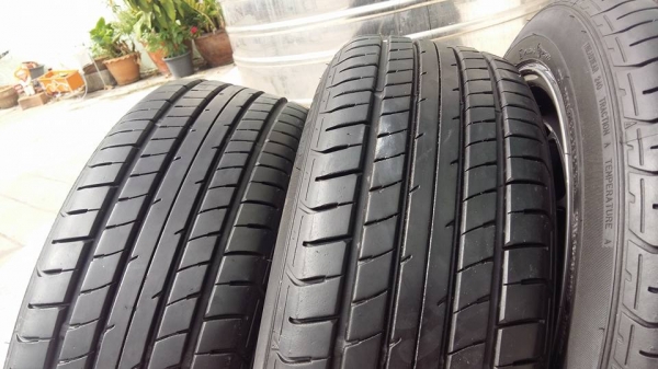 ขายล้อแม็กมือ2 racingtek c64 งาน apex wheel 15"พร้อมยางปี13สนใจติดต่อเล็กคลองสามครับ 081-3747940