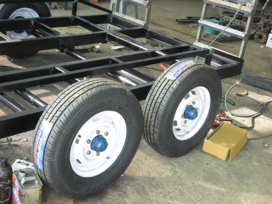 ขายเทรเล่อร์  เอนกประสงค์   อยู่ชุมแพ ยางใหม่ 4 เส้น