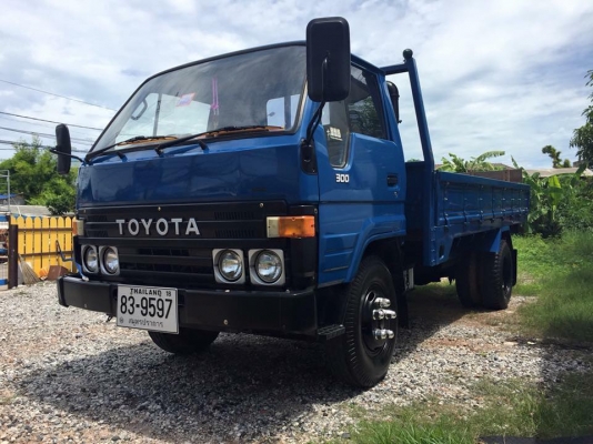 ขายครับ TOYOTA DYNA 300 BU82 ปี 2544