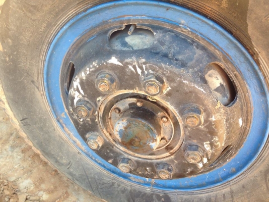 **558,000 บ.ต่อรอง/// รถโม่ปูน10ล้อ NISSAN UD-230 โม่ตรง6คิว **ขาย NISSAN DIESEL UD-230 HP 10ล้อ2เพลา รถโม่ปูน โม่ตรง ขนาด6คิว สภาพพร้อมใช้งาน NISSAN DIESEL CW30M PE6-230HP เครื่องเดิม เกียร์เดิม เครื่องดี ฟิตมาใหม่ แน่น แรงดี ครับ เกียร์ดี เข้าง่าย ไม่หล