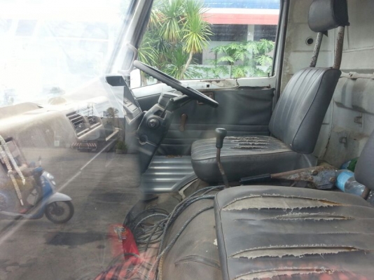 รถฮีโน่ 6 ล้อ KM777 รั้ว  117 แรงม้า.     สนใจติดต่อ  081 - 6079515