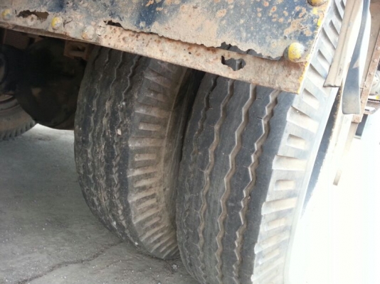 รถฮีโน่ 6 ล้อ KM777 รั้ว  117 แรงม้า.     สนใจติดต่อ  081 - 6079515