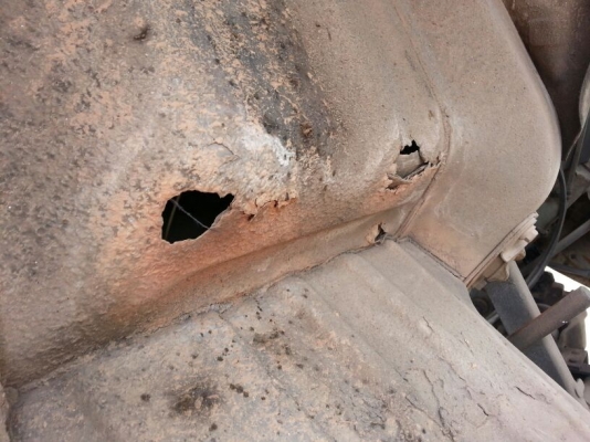 รถฮีโน่ 6 ล้อ KM777 รั้ว  117 แรงม้า.     สนใจติดต่อ  081 - 6079515