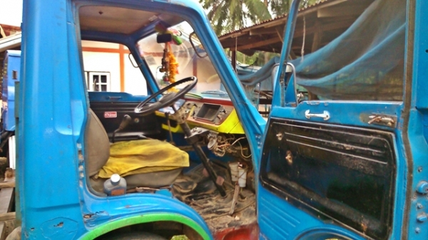 ISUZU 4 ล้อกลาง+ดั๊มพ์ เครื่อง 85 ราคา 160,000 .-