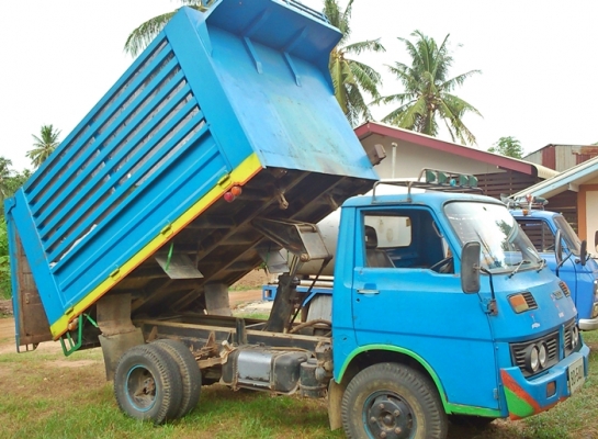 ISUZU 4 ล้อกลาง+ดั๊มพ์ เครื่อง 85 ราคา 160,000 .-