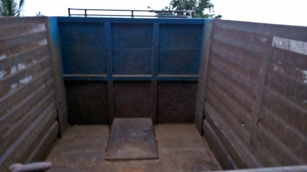 ISUZU 4 ล้อกลาง+ดั๊มพ์ เครื่อง 85 ราคา 160,000 .-