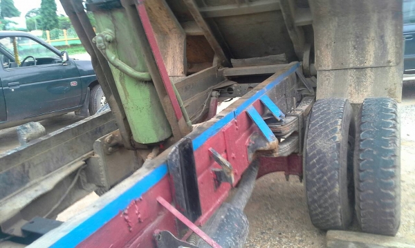 หกล้อ อีซูซุ KS115แรง ดั้ม5คิว ยี่งหน้า พ.เวอร์ ช่วงล่างใหญ่ Fเกียร์ร็อค เล่มทะเบียนพร้อมโอน (( ลดราคา 225,000บ )) ต่อรองได้ครับ ขายได้ขายเลย