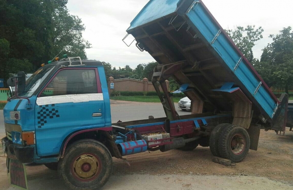 หกล้อ อีซูซุ KS115แรง ดั้ม5คิว ยี่งหน้า พ.เวอร์ ช่วงล่างใหญ่ Fเกียร์ร็อค เล่มทะเบียนพร้อมโอน (( ลดราคา 225,000บ )) ต่อรองได้ครับ ขายได้ขายเลย