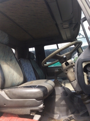 HINOไฮเท็ค 195แรง ยาว 5.8 ม.ยางดีทั้งหมด6เส้น เครื่องดี ครัทซีสวย ขาย 480,000 บาท ศุภากร 081-1903107 , 081-4252943)