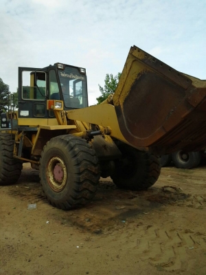 ขายรถตักล้อยาง KOMATSU WA400-1 สภาพเดิมๆยางดีเครื่องดีปั้มดีพร้อมใช้งาน