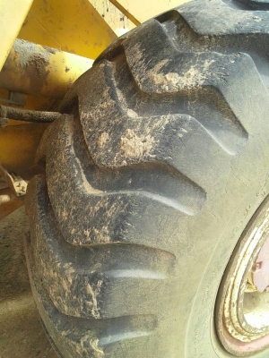 ขายรถตักล้อยาง KOMATSU WA400-1 สภาพเดิมๆยางดีเครื่องดีปั้มดีพร้อมใช้งาน