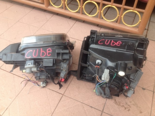 ไฟหน้า NISSAN CUBE เป็นไฟซีน่อนเเท้โรงงานของเก่าญี่ปุ่นสภาพสวย