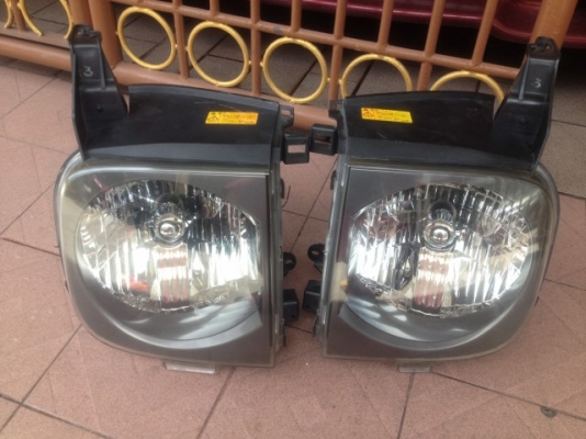 ไฟหน้า NISSAN CUBE เป็นไฟซีน่อนเเท้โรงงานของเก่าญี่ปุ่นสภาพสวย