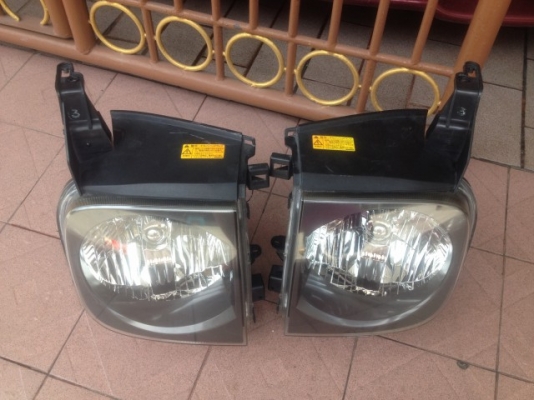 ไฟหน้า NISSAN CUBE เป็นไฟซีน่อนเเท้โรงงานของเก่าญี่ปุ่นสภาพสวย