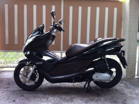 ขออนุญาติขาย HONDA PCX 125-i สีดำเงาสวยมาก ฟรีค่าโอน
