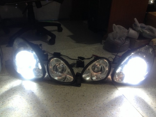 ไฟเเต่ง TOYOTA ARISTO LEXUS GS 300ไฟวงแหวนซีน่อนเก่าญี่ปุ่นสภาพสวยคู่ละ