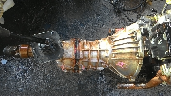 เครื่อง โตโยตา 2l tiger 2500 เครื่องพร้อมเกีร์ย มวยสากล ไม่มีรอยแกะกาวเดิมๆจากโรงงาน