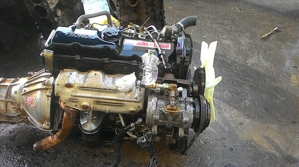 เครื่อง โตโยตา 2l tiger 2500 เครื่องพร้อมเกีร์ย มวยสากล ไม่มีรอยแกะกาวเดิมๆจากโรงงาน