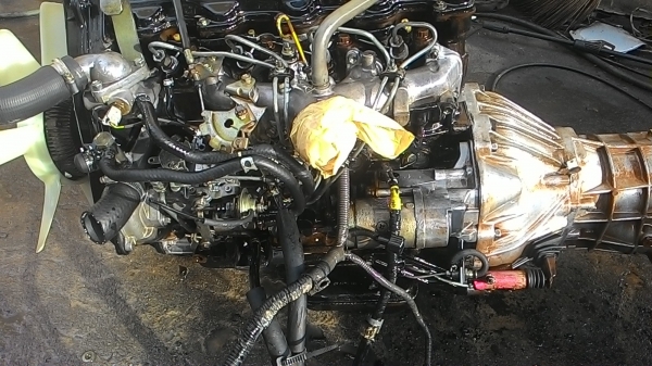 เครื่อง โตโยตา 2l tiger 2500 เครื่องพร้อมเกีร์ย มวยสากล ไม่มีรอยแกะกาวเดิมๆจากโรงงาน