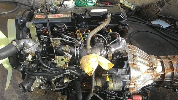 เครื่อง โตโยตา 2l tiger 2500 เครื่องพร้อมเกีร์ย มวยสากล ไม่มีรอยแกะกาวเดิมๆจากโรงงาน