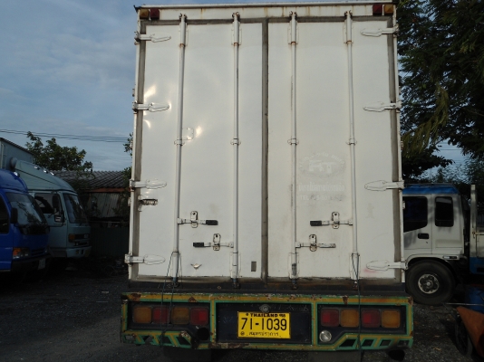 ขายรถ 6 ล้อ อีซูซุ ราคา 650.000 บาท