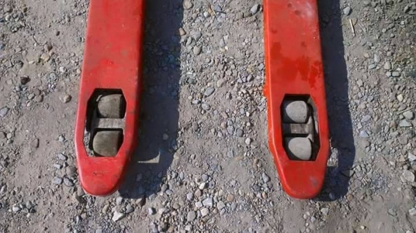 Sale>> แฮนด์ลิฟท์ 2.5 ตัน 3.0 ตัน สภาพใหม่ มี 3 ตัวโทร 089-2499-123 นครปฐม