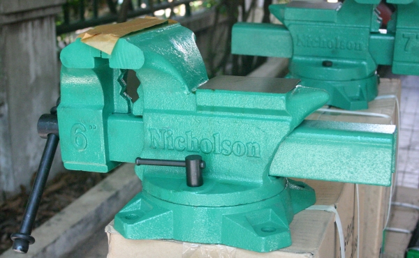 ปากกาจับชิ้นงาน NICHOLSON ขนาด 4, 5, 6 และ 7 นิ้ว มีฐานหมุนในตัว ของใหม่ ราคาพิเศษ