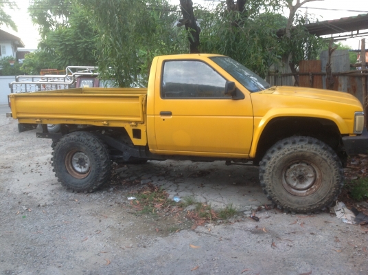 ขาย 720 ขับ 4x4 หัวบิคเอม กะบะสามด้าน มีทะเบียนถูก