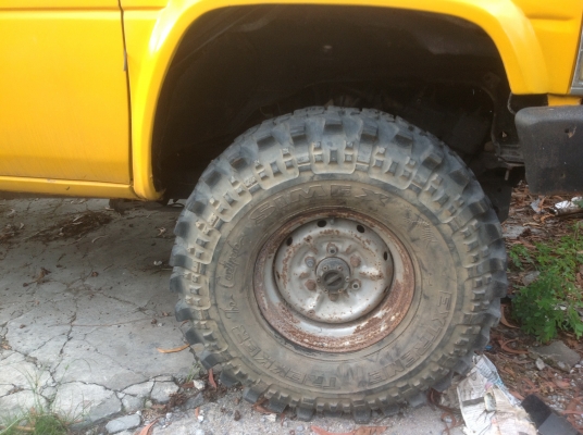 ขาย 720 ขับ 4x4 หัวบิคเอม กะบะสามด้าน มีทะเบียนถูก