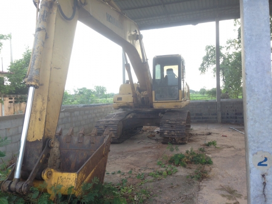 ขายถูก รถแบคโฮ KOMATSU PC 200-7 เดิมๆพร้อมใช้เอกสารทะเบียน ขายถูก รถแบคโฮ KOMATSU PC 200-7 เดิมๆพร้อมใช้เอกสารทะเบียน