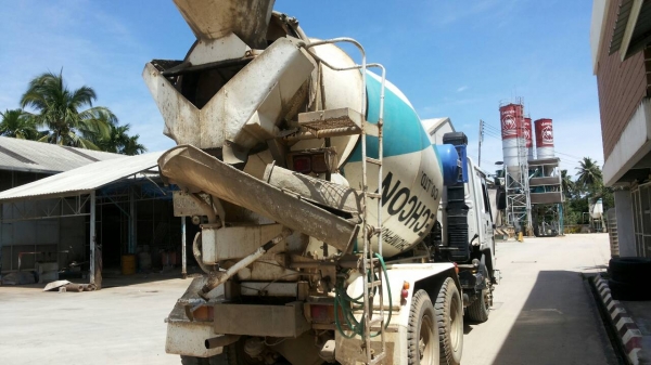 ขายรถบรรทุก 10 ล้อโม่ปูน VOLVO 320 แรงม้าปี 2545 โม่ขนาด 7 คิว ราคา 980000