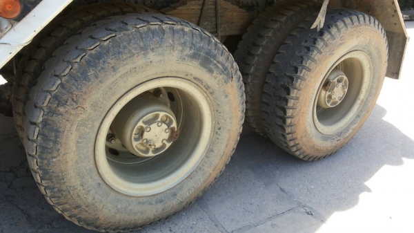 ขายรถบรรทุก 10 ล้อโม่ปูน VOLVO 320 แรงม้าปี 2545 โม่ขนาด 7 คิว ราคา 980000