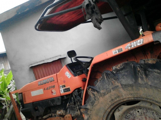 245,000 รถไถคูโต้า45แรงปี51ขายด่วนพร้อมอุปกร3รายการ