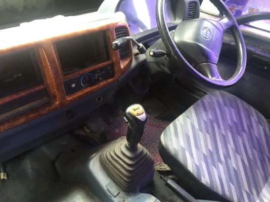 ขายด่วนครับ หัวลาก HINO  1J 260 ปี 46 พร้อม หาง เซมิดั้ม รถพร้อมใช้ครับ