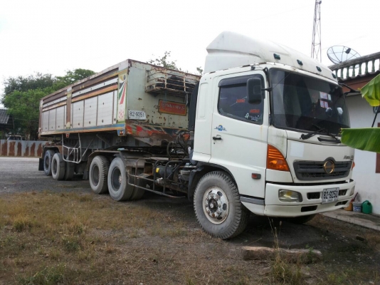 ขายด่วนครับ หัวลาก HINO  1J 260 ปี 46 พร้อม หาง เซมิดั้ม รถพร้อมใช้ครับ