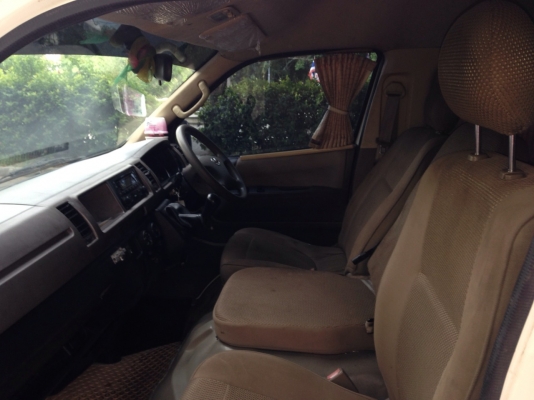 รตู้จีน ยีึ่ห้อ จอยรุุ่ง ปี 2011 สีขาว เกัยร์ธรรมดา เครื่องเบนซิล