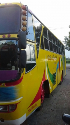 ขายรถบัสชั้นครึ่ง  มีซุ้มคนขับ  คัสซี BENZ  คานหน้า-คานท้าย BENZ  เครื่อง BENZ  เครื่องกลาง  แหนบ BENZ  คันโครง BENZ  โช๊คหน้า-หลัง 4 ตัว  ประตูลม  เบรคจิฟฟี่   พวงมาลัยเพาเวอร์  เบาะหัวหมอนปรับเอนนอน   เครื่องเสียงพร้อม  ทำสีมาใหม่  ราคา 500,000 บาท ต่อร