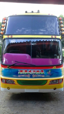 ขายรถบัสชั้นครึ่ง  มีซุ้มคนขับ  คัสซี BENZ  คานหน้า-คานท้าย BENZ  เครื่อง BENZ  เครื่องกลาง  แหนบ BENZ  คันโครง BENZ  โช๊คหน้า-หลัง 4 ตัว  ประตูลม  เบรคจิฟฟี่   พวงมาลัยเพาเวอร์  เบาะหัวหมอนปรับเอนนอน   เครื่องเสียงพร้อม  ทำสีมาใหม่  ราคา 500,000 บาท ต่อร