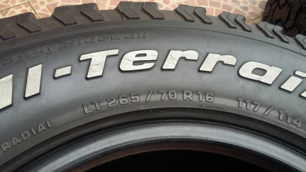 ขายยาง bf  265/70/16  จำนวน 1 ชุดครับ 7500 บาท