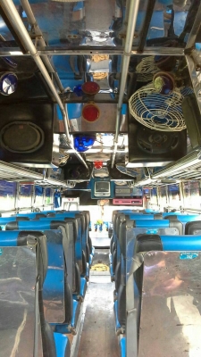 ขายรถบัส  เครื่อง EH 700 7 เกียร์  คัสซี KM  คานหน้า-คานท้าย F 6 น็อต  ตัวถังเชิดชัย  กระจกเปลือย  ประตูหน้า  พวงมาลัยเพาเวอร์  เบรคลมดูด  เบาะตุ๊กตาปรับเอนนอน  เครื่องเสียงพร้อม  ทำสีมาใหม่  ราคา 400,000 บาท ต่อรองได้  สนใจติดต่อคุณเสน่ห์  081-2924481 ,