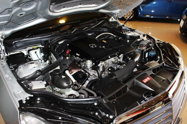 ขาย Benz E200 NGT ปี 2013 รถออกศูนย์ Benzthailand มือเดียวออกห้าง รถใช้รักษามาก ไม่เคยมีชน ดูแลอย่างดีตลอด เพิ่งต่อประกันประเภท 1 วิริยะมา เพิ่งเซอร์วิทย์ใหญ่มา ตัวรถสีบรอน์เงิน สภาพพร้อมใช้ จัดไฟแนทซ์ได้เยอะ ขายเพียง 1,959,000 ราคาถูกสุดในตลาด  สนใจติดต่