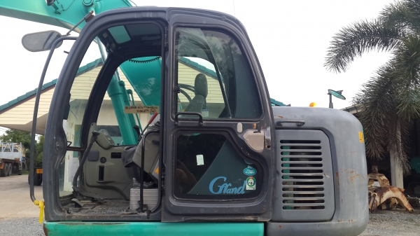 KOBELCO SK135 YY04 รถเก่าญี่ปุ่นนำเข้าโดยตรง เป็นรถตัวใหม่ของรุ่น