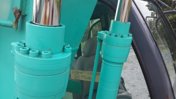 KOBELCO SK135 YY04 รถเก่าญี่ปุ่นนำเข้าโดยตรง เป็นรถตัวใหม่ของรุ่น