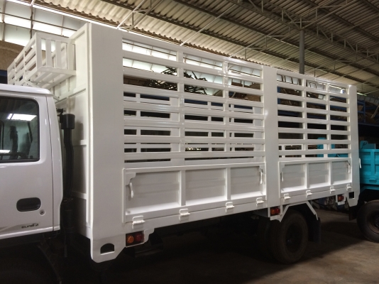 ขายกะบะเหล็กพร้อมคอกเหล็ก ขนาด กว้าง 2.10 เมตร ยาว 5 เมตร