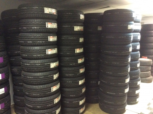 Hankook v12 ขอบ15 ปี15 ชุดละ8000 พร้อมใส่