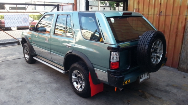 ขายอีซูซู VEGA  AUTO  4x4   เครื่องดีเซล 2800 เทอร์โบ สภาพเดิมแท้จากห้าง