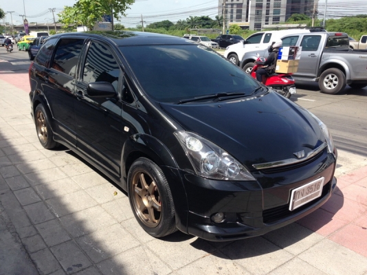 TOYOTA WISH ปี 2004 ตัว TOP หลังคา sunloob ขายรถสวย ARIBAG คู่ เบรคระบบ ABS กระจกไฟฟ้า เบาะหนัง แอร์เย็น ระบบไฟใช้งานปกติ เครื่องดี ช่วงล่างแน่น ล้อ MAX แต่งสวยๆ ภายในสวย สีสวย รถพร้อมใช้งาน จัดไฟแนนได้ ฟรีดาวน์