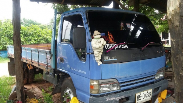 ขายรถบรรทุก issuzu Elf